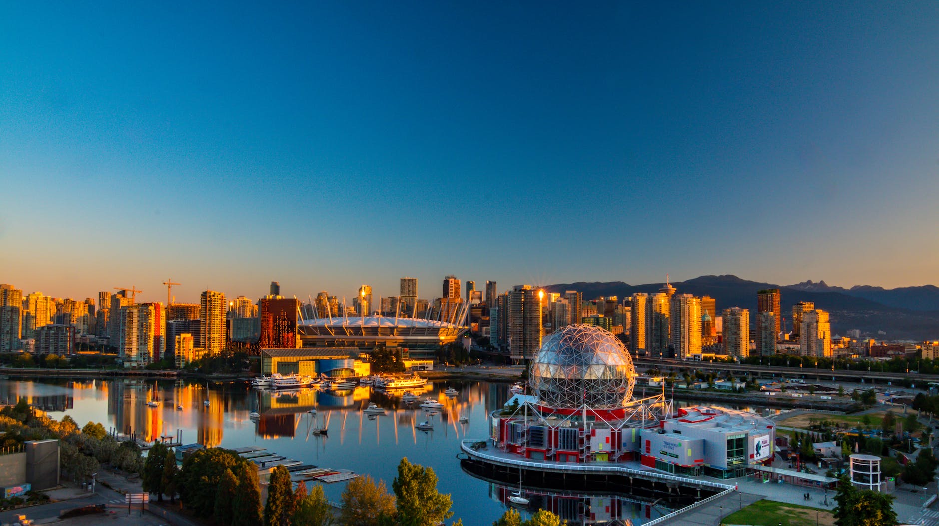 My Journey to Vancouver: A Tale of Urban Charm and Natural Splendor